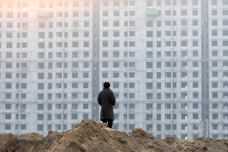 阿花便转投海外市场投资。 阿花便转投海外市场投资。