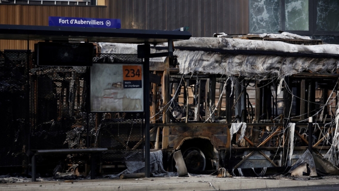 巴黎郊区奥贝维利耶（Aubervilliers）一个车站成为袭击目标