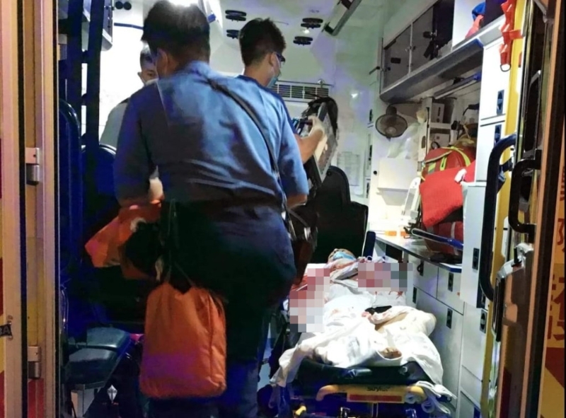 男事主满身伤痕。 fb：Anndee Cheung