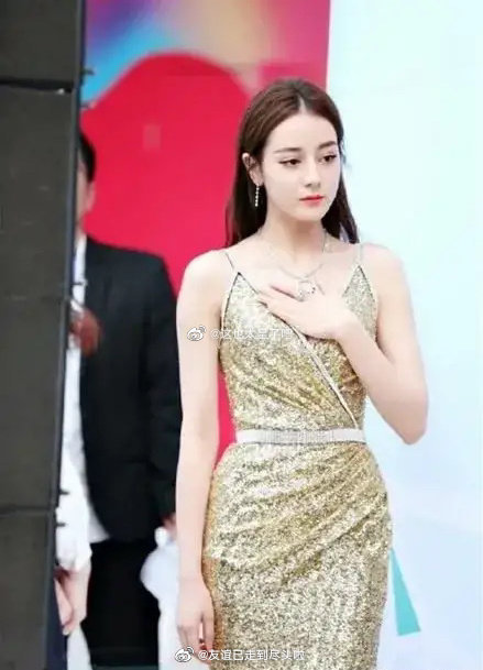 迪丽热巴是被影涉的对象。 迪丽热巴是被影涉的对象。