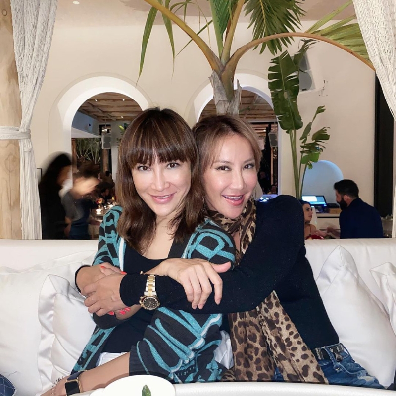 李玟二家姐李思林曾默认妹妹李玟(右)婚变 李玟二家姐李思林曾默认妹妹李玟(右)婚变