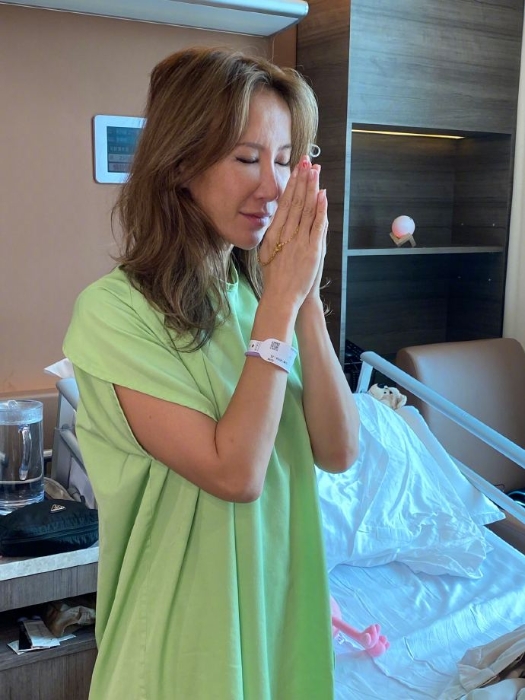 已入院进行手术的李玟望尽早康复,能快快再踏上舞台表演。 已入院进行手术的李玟望尽早康复,能快快再踏上舞台表演。