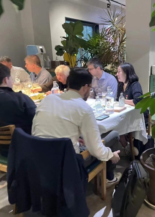 耶伦首天晚餐“自己解决”，和美方人员在三里屯一家云南餐厅吃饭。