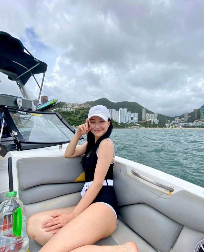 陈滢身材丰满。 陈滢身材丰满。