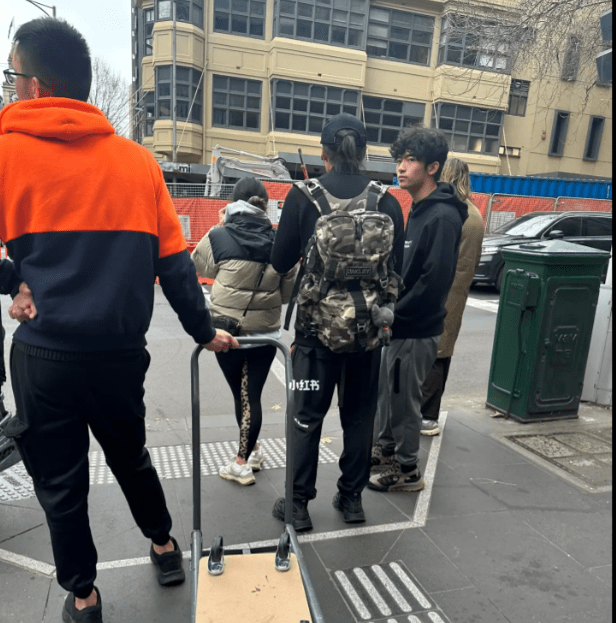 外貌似十足爹哋