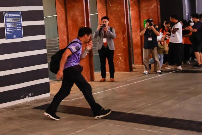 “负伤”市民 “负伤”市民