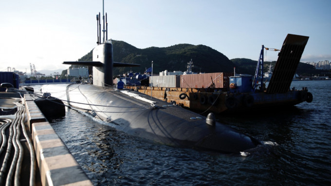 美国俄亥俄级战略核潜艇《肯塔基号》（USS Kentucky，SSBN-737）目前停靠在韩国釜山