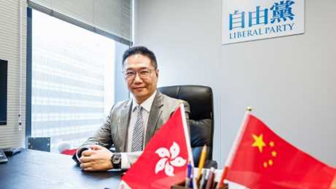 邵家辉：零售业尚欠3至4万人手，盼26个工种的补充劳工计划尽快推出