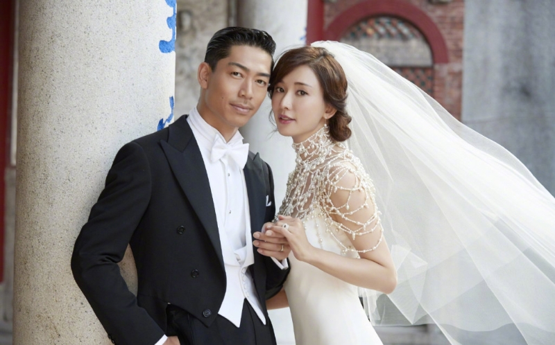 林志玲与AKRIA于2019年11月在台南举行世纪婚礼
