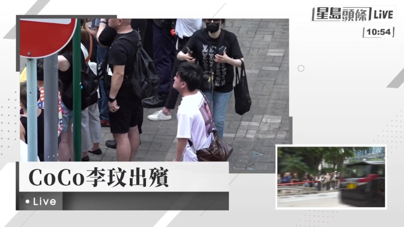 相中白衣少年表现最为激动 相中白衣少年表现最为激动