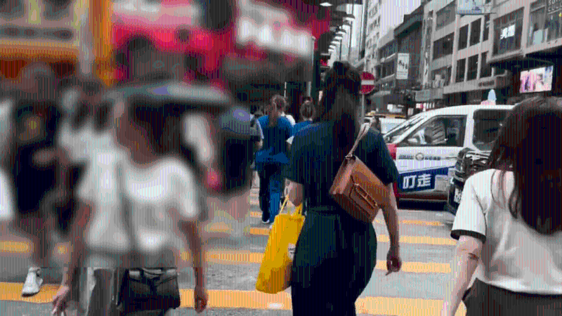 有关环保袋非常普通,谁料内藏大笔现金。 有关环保袋非常普通,谁料内藏大笔现金。