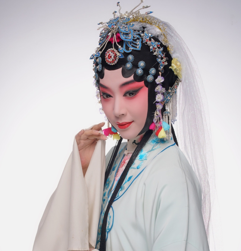 月满长生殿，梅花奖得主单雯饰演杨贵妃。