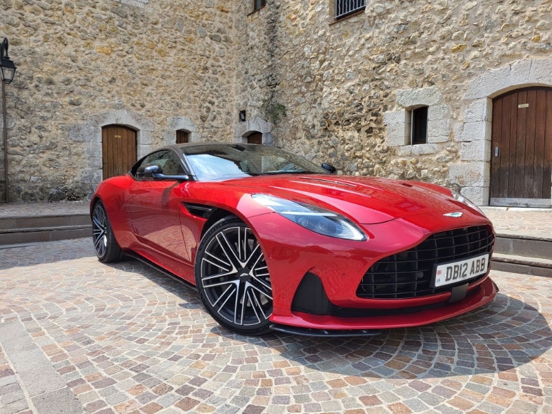 厂方指DB12超过80%部分为全新设计,车架得以大幅强化。 厂方指DB12超过80%部分为全新设计,车架得以大幅强化。