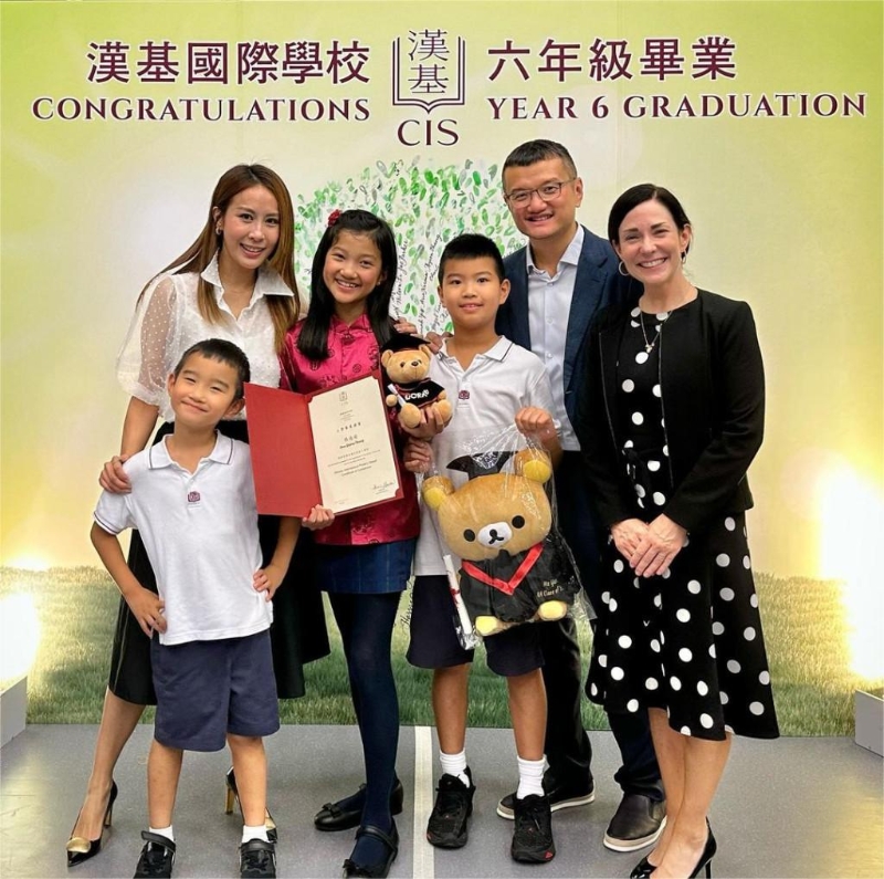 港姐冠军曹敏莉与老公张家杰三个子女就读汉基国际学校。