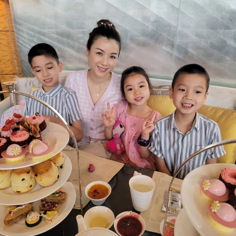 陈豪、陈茵媺这的大儿子在2018年转入新加坡国际学校。