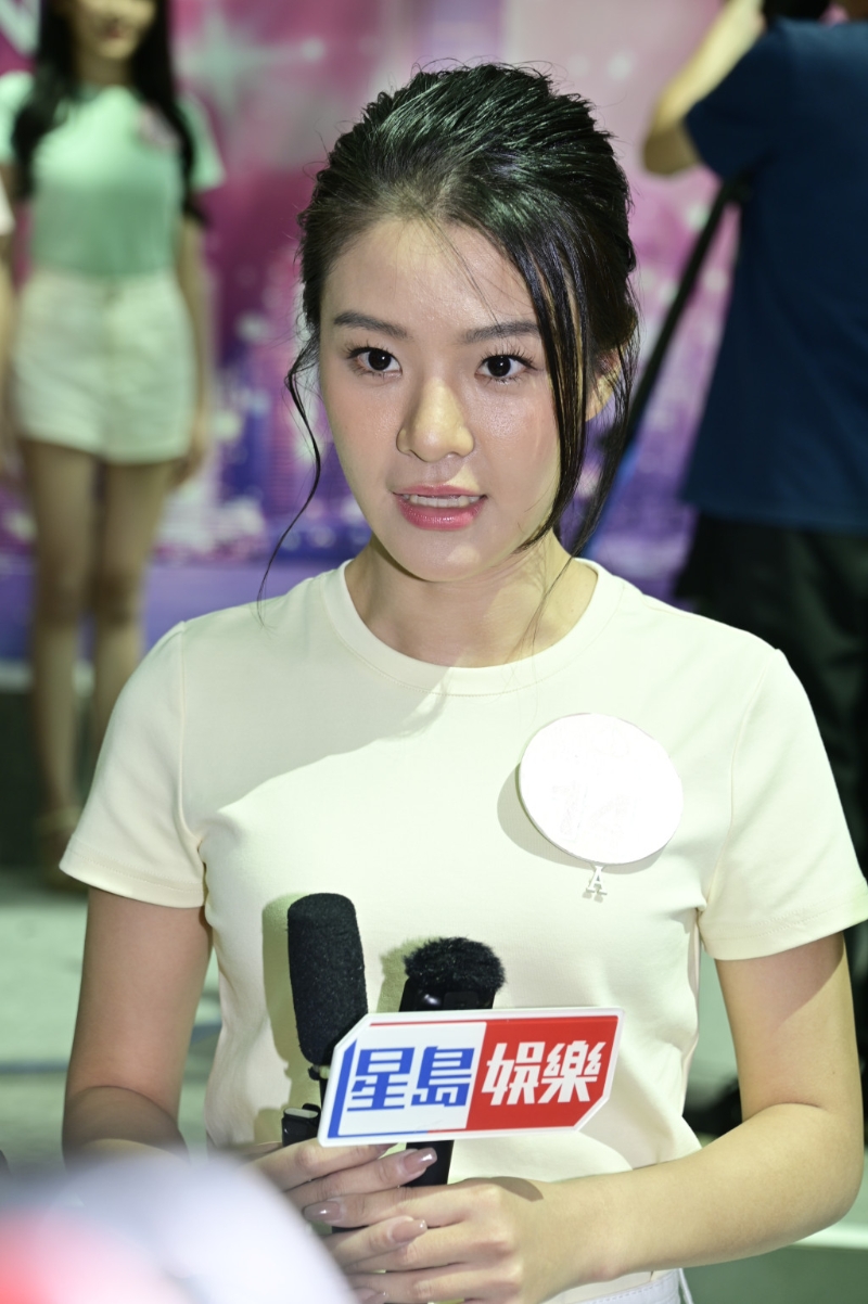 (14)陈怡名否认发火称转换繁体字惹误解。 (14)陈怡名否认发火称转换繁体字惹误解。