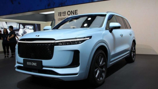 理想汽车次季扭亏,经调整纯利27亿人民币,料第三季交付破10万辆 理想汽车次季扭亏,经调整纯利27亿人民币,料第三季交付破10万辆