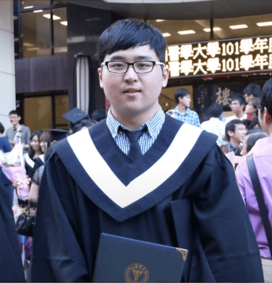 李唐越医生曾每日喝1杯珍珠奶茶,导致体重暴增至约206磅 李唐越医生曾每日喝1杯珍珠奶茶,导致体重暴增至约206磅