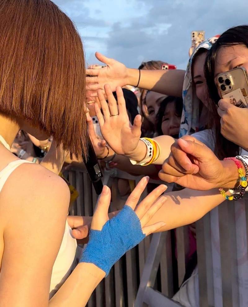 DJ SODA被袭胸 DJ SODA被袭胸