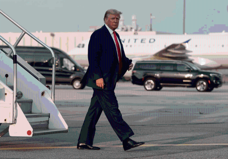 特朗普的私人飞机于晚上7点03分降落在亚特兰大的哈茨菲尔德-杰克逊国际机场 特朗普的私人飞机于晚上7点03分降落在亚特兰大的哈茨菲尔德-杰克逊国际机场