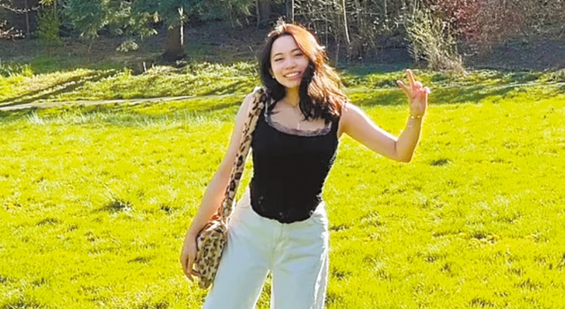 死者为21岁的华盛顿大学学生安吉丽娜. 陈(Angelina Tran音译),遭继父连捅过百刀而当场身亡。每日邮报 死者为21岁的华盛顿大学学生安吉丽娜. 陈(Angelina Tran音译),遭继父连捅过百刀而当场身亡。每日邮报