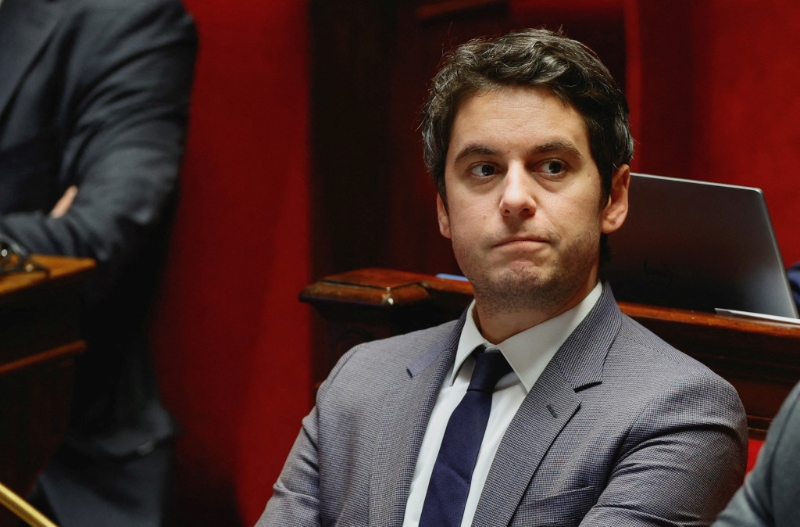 法国教育部长阿塔尔宣布将禁止学生在公立学校穿着穆斯林长罩袍。 路透社 法国教育部长阿塔尔宣布将禁止学生在公立学校穿着穆斯林长罩袍。 路透社