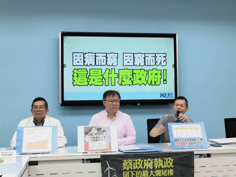 林为洲(右一) 林为洲(右一)