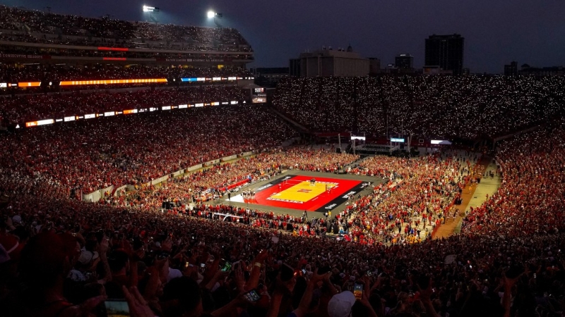 9.2万人疯看美国大学女排赛！现场观众数破世界纪录