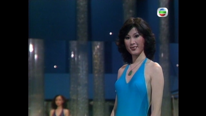 1981年泳衣设计开始更露背。 1981年泳衣设计开始更露背。