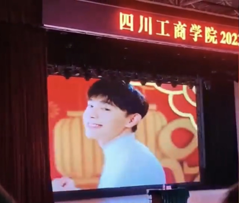 校方7日凌晨发通报,解释事件的出错原因及防范方法。 校方7日凌晨发通报,解释事件的出错原因及防范方法。