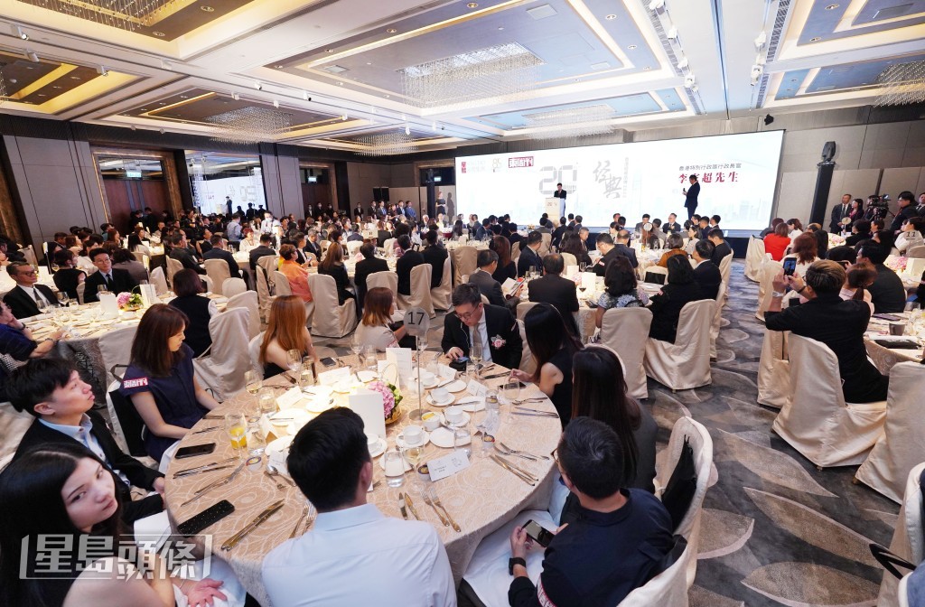 《东周刊》20周年庆祝午宴暨“香港经典品牌”颁奖典礼,政商演艺名人,冠盖云集星光熠熠 | 星岛环球网