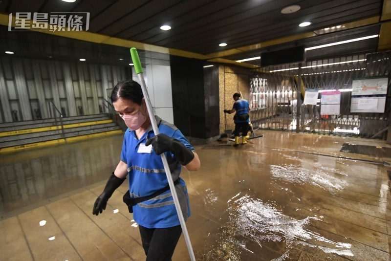 黄大仙港铁站及商场情况。 黄大仙港铁站及商场情况。