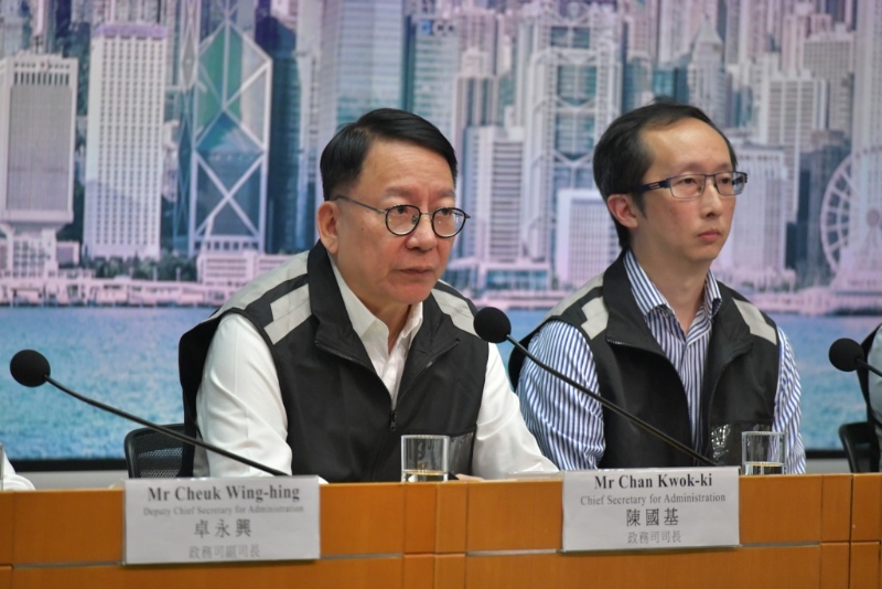 陈国基(左) 陈国基(左)