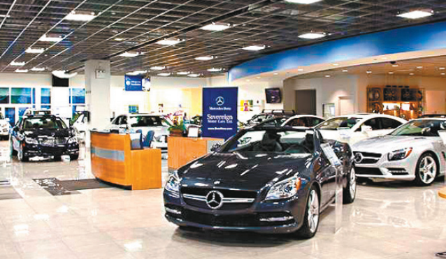 警员车行守株待兔 ,华男涉盗身份购奔驰被捕 警员车行守株待兔 ,华男涉盗身份购奔驰被捕