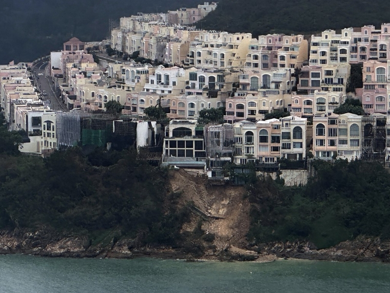 红山半岛大面积山泥倾泻。 红山半岛大面积山泥倾泻。