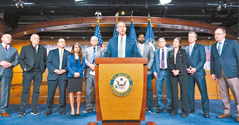 国会共和党强硬派自由党团已表明,除非众议院对总统拜登展开弹劾调查,否则不会支持国会预算案。 美联社 国会共和党强硬派自由党团已表明,除非众议院对总统拜登展开弹劾调查,否则不会支持国会预算案。 美联社