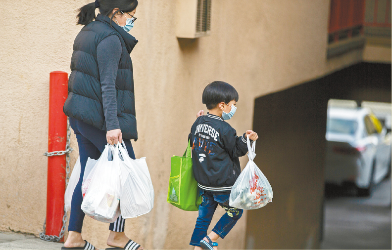 调查显示,本地出生的第二代亚裔曾隐藏族群身分的比例最高,第3代只有11%曾这样做。 资料图片 调查显示,本地出生的第二代亚裔曾隐藏族群身分的比例最高,第3代只有11%曾这样做。 资料图片