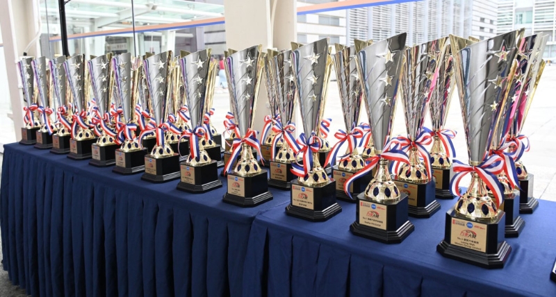 今年《NO.1汽车大奖》颁奖礼再创高峰，合共颁发37个大奖。