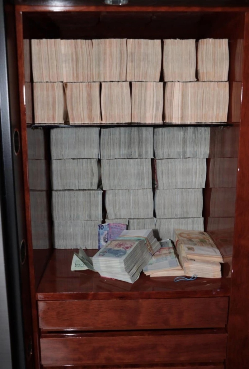 苏海金家中的大量现金。 新加坡警方Facebook