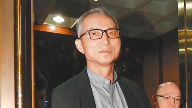 朱国荣弃5亿天价保金潜逃 亲友:朱总裁不会回台湾了 朱国荣弃5亿天价保金潜逃 亲友:朱总裁不会回台湾了