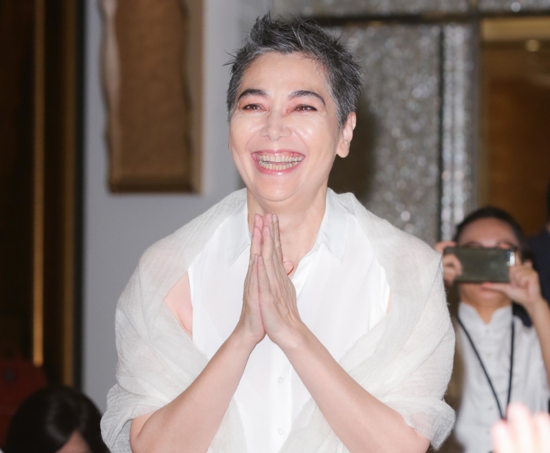 赖佩霞出任郭台铭副手。 赖佩霞出任郭台铭副手。