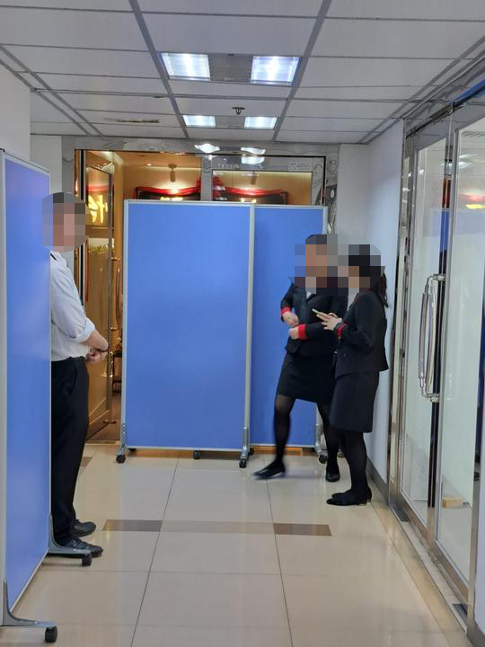 网上流传图片，可见陈怡位于永安广场的办公室被围封。