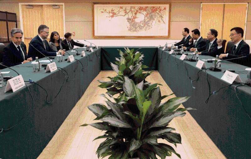 正在纽约出席联合国大会的中国国家副主席韩正，与美国国务卿布林肯举行会谈。