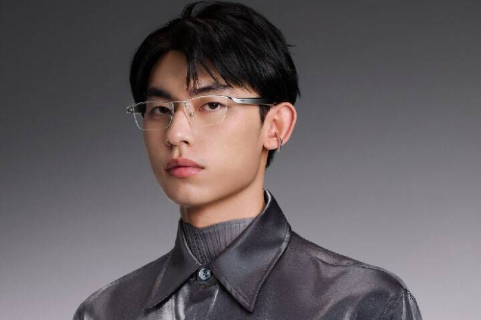 Eyewear 2戴上后可以无线听歌及通话。