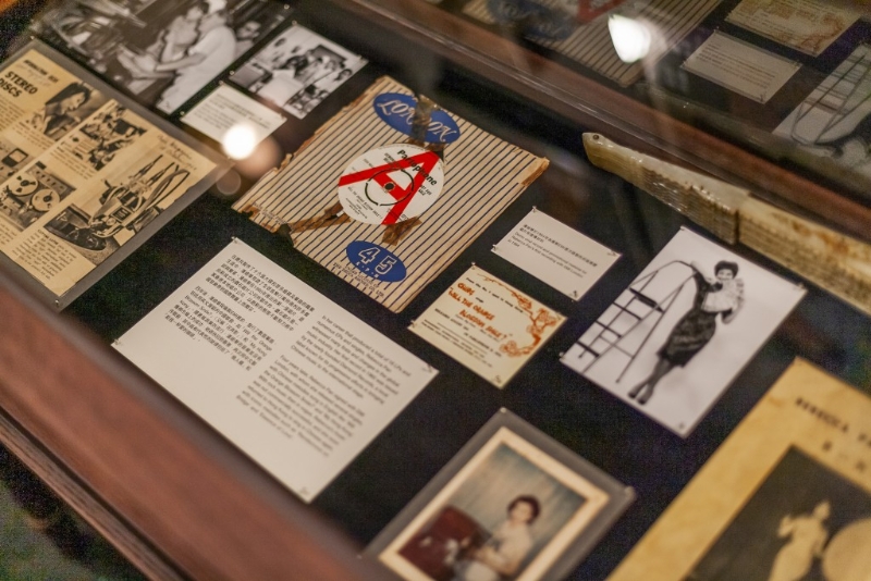 潘姐姐从艺70多年私藏的剪报、相片、书信、唱片等一一展出 潘姐姐从艺70多年私藏的剪报、相片、书信、唱片等一一展出