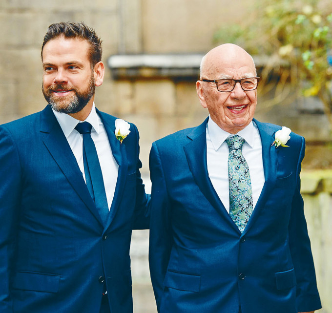 默多克与长子拉克兰