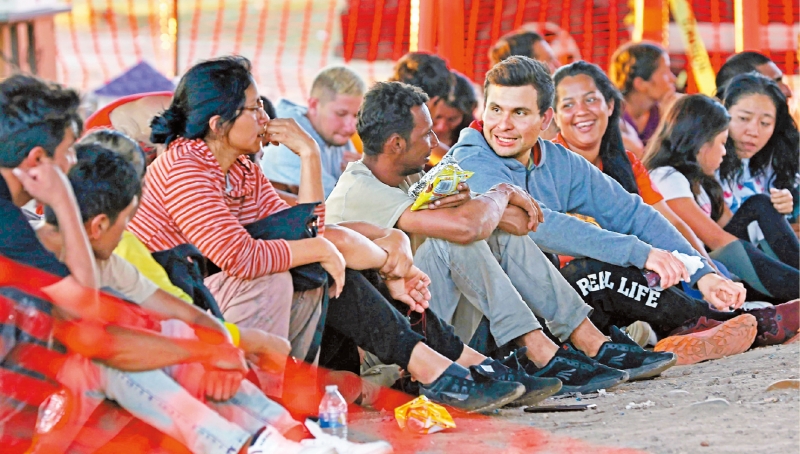 委内瑞拉过去十年陷入乱局后，至少已有730万人逃离家园，图为偷渡来美的无证移民。