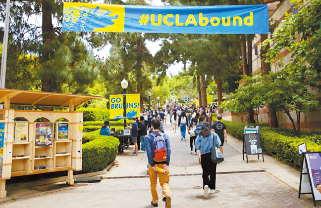 加州大学校董会质疑宿舍面积过小，UCLA宿舍计划被延后。 洛杉矶时报