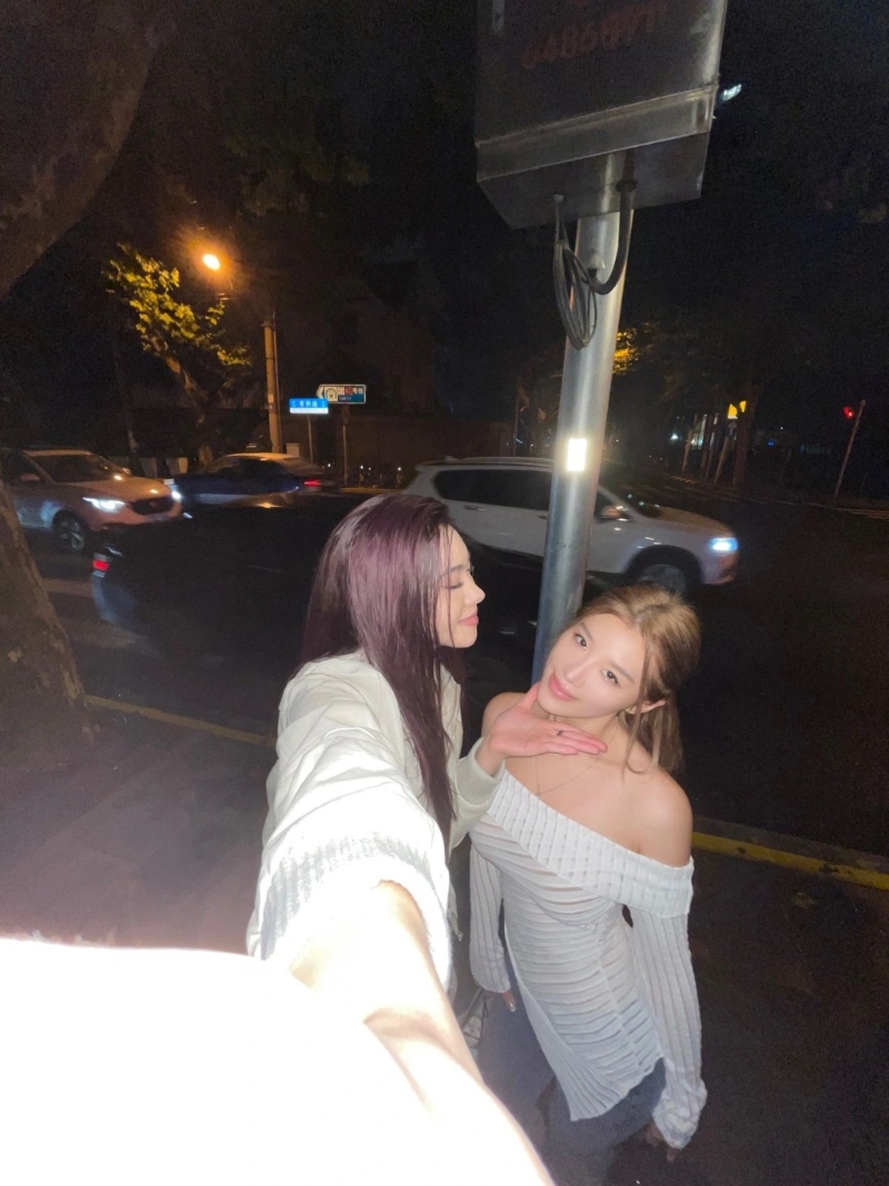 郭珮文的装束已比平时密实。 郭珮文的装束已比平时密实。