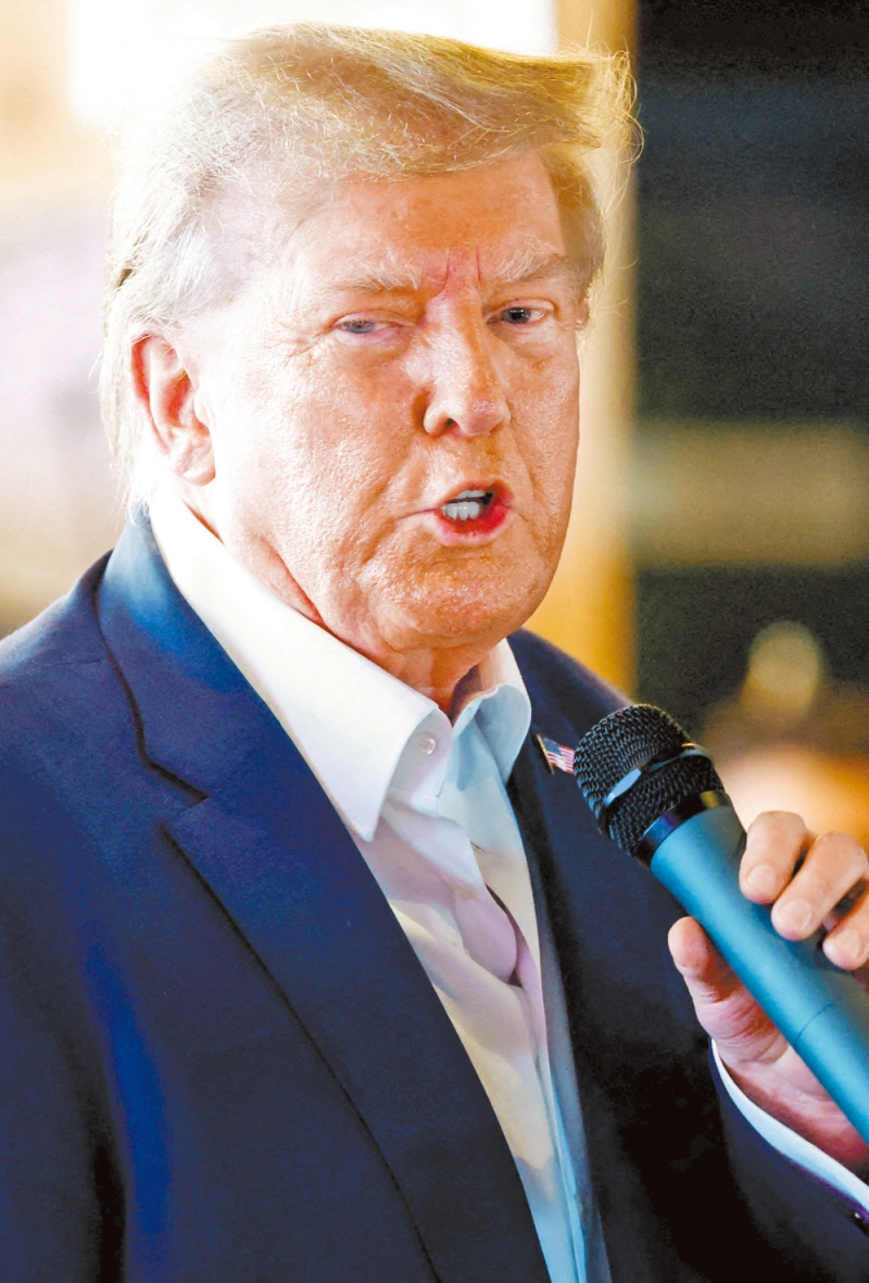 民调结果显示拜登（右）支持率落后特朗普（左），其中经济、移民等议题成为关键因素。 资料图片